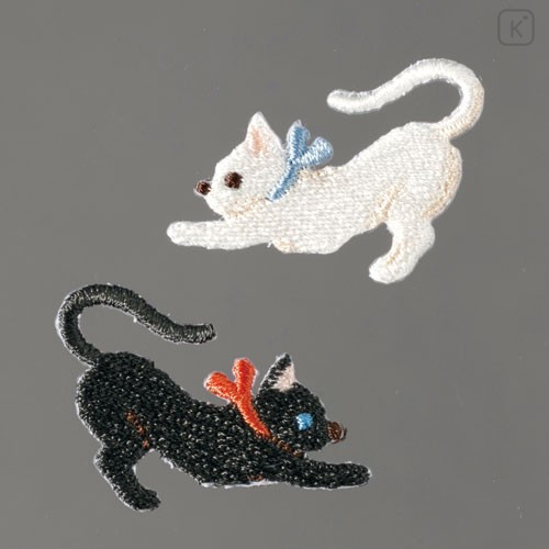 Japan Hamanaka Embroidery Iron-on Applique Patch - Black & White Cat - 2
