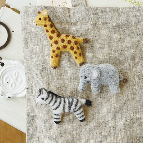 Japan Hamanaka Wool Needle Felting Kit - Giraffe, Zebra & Elephant Brooch - 1