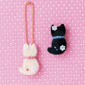 Japan Hamanaka Wool Needle Felting Kit - White & Black Cat Brooch & Charm - 1