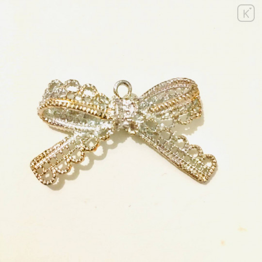 Circle Key Jewelry Charm - Silver Lace Ribbon - 1