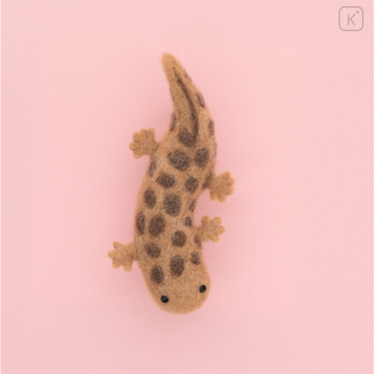 Japan Hamanaka Aclaine Needle Felting Kit - Giant Salamander - 2