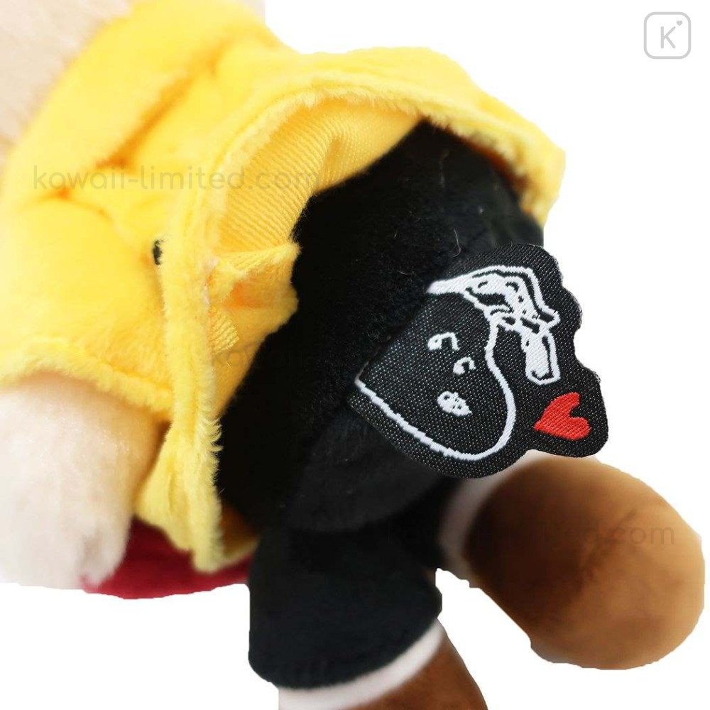 https://cdn.kawaii.limited/products/20/20231/4/xl/japan-peanuts-fluffy-plush-doll-s-charlie-brown-heart.jpg