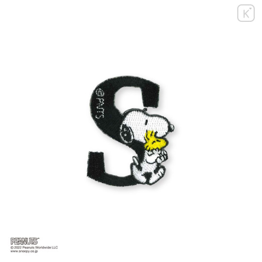 Japan Peanuts Embroidery Iron-on Applique Patch / Snoopy S - 1
