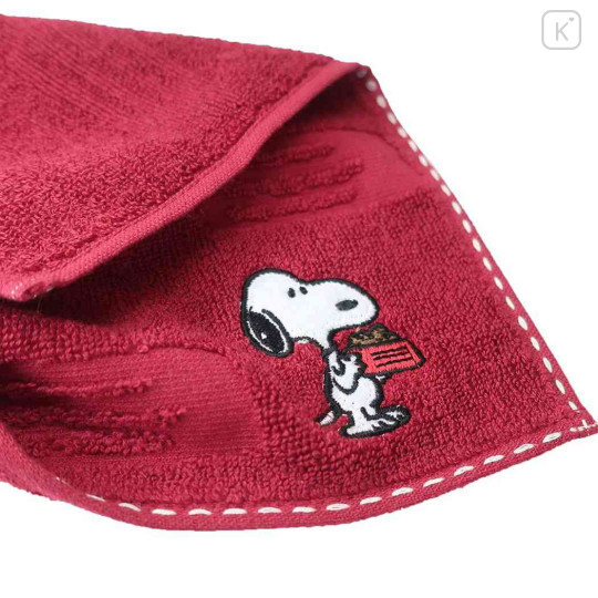 Japan Peanuts Jacquard Wash Towel - Snoopy / Embossed Deep Red - 2