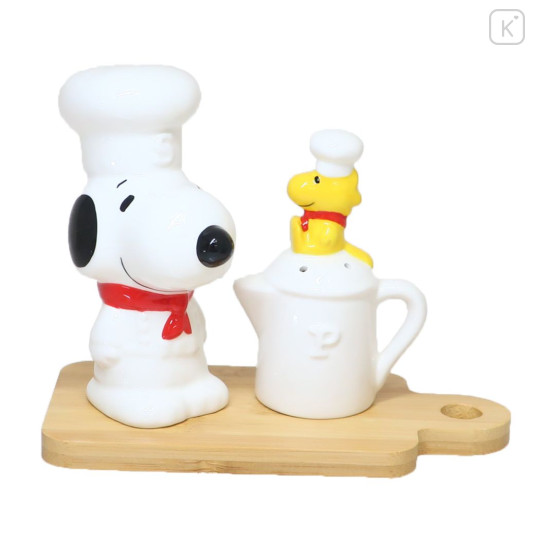 Japan Peanuts Ceramic Salt & Pepper Container - Snoopy - 1