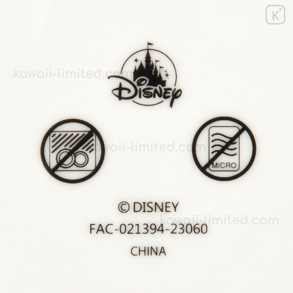 https://cdn.kawaii.limited/products/24/24757/4/xl/japan-disney-store-porcelain-plate-mickey-mouse-christmas-boxing-day.jpg