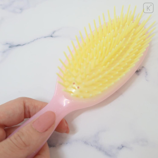Japan Crayon Shin-chan Hair Brush - Shiny Pink - 2