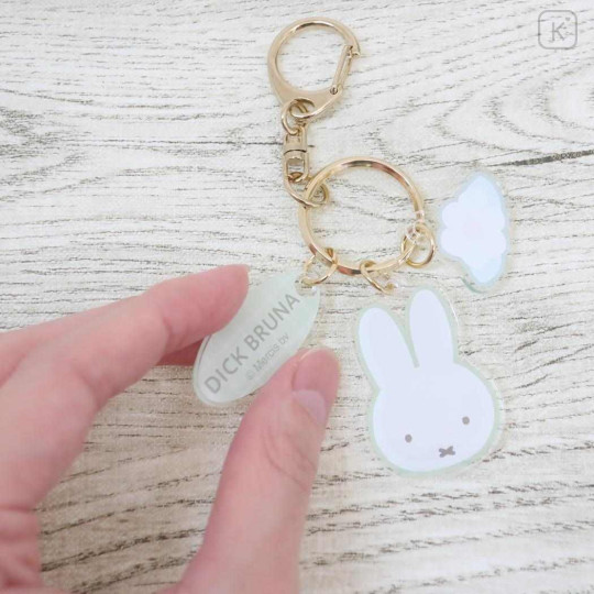 Japan Miffy Acrylic Keychain - Gingham Green Flower - 2