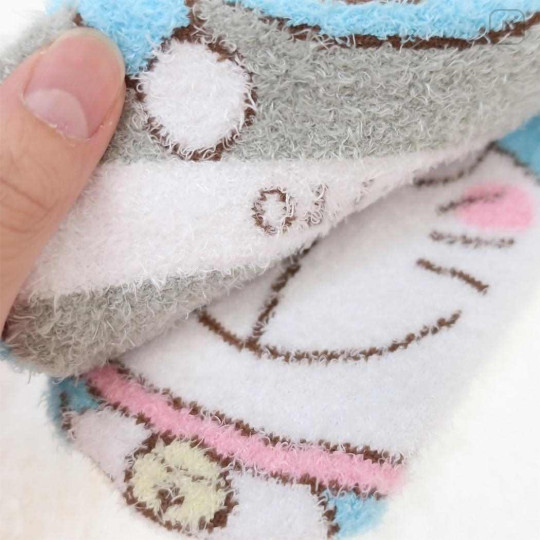 Japan Doraemon Fluffy Socks - Doraemon / Hug Me - 2