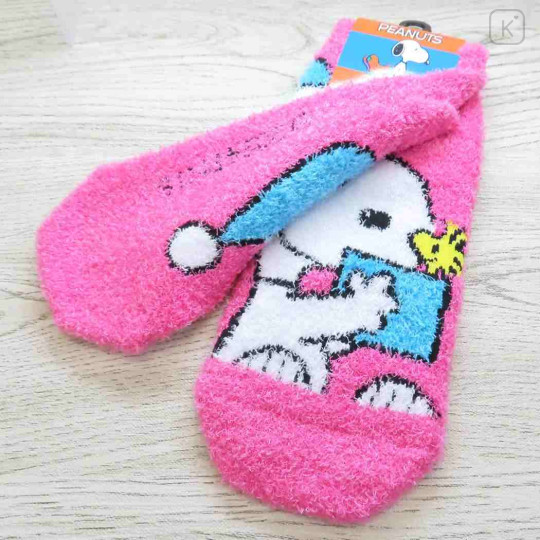 Japan Peanuts Fluffy Socks - Snoopy / Christmas Pink Blue - 2