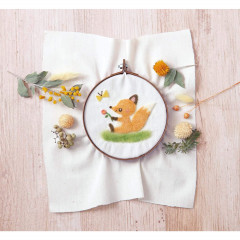 Japan Hamanaka Fluffy Embroidered Wool Needle Felting Kit - Fox & Butterfly