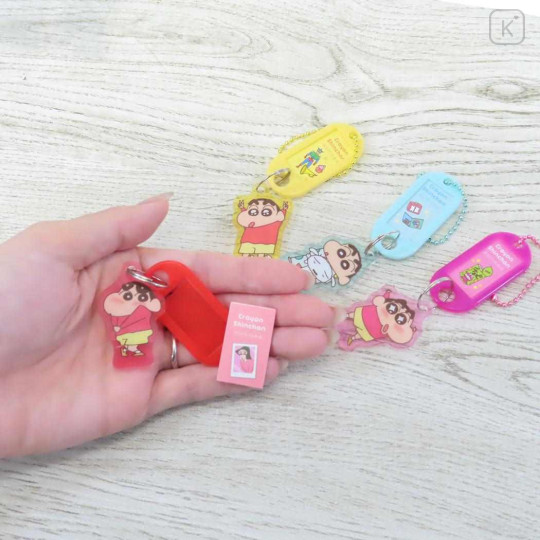 Japan Crayon Shin-chan Acrylic Name Tag Keychain - Shinnosuke Nohara : Shy Red - 2