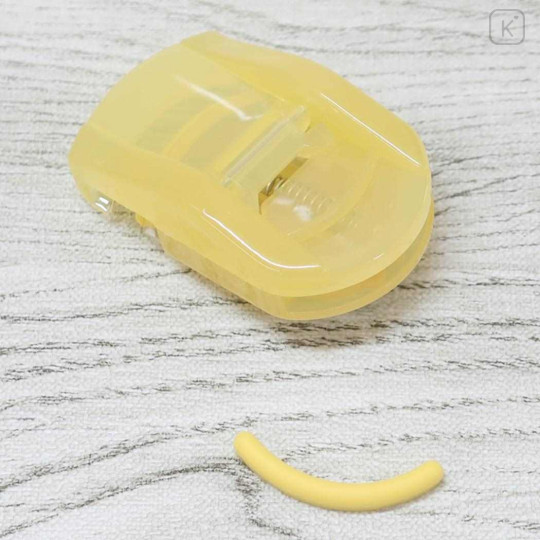 Japan Sanrio Eyelash Curler - Pompompurin : Yellow - 2
