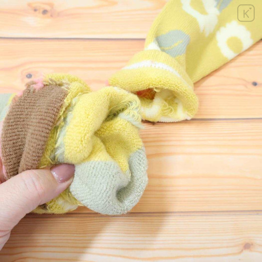Japan Moomin Warm Socks - Little My : Flower Light Yellow Grey - 2