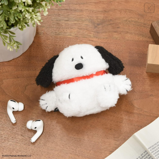 Japan Peanuts AirPods Pro Fluffy Case - Snoopy - 7