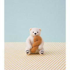 Japan Hamanaka Wool Needle Felting Kit - Polar Bear Twisted Bread
