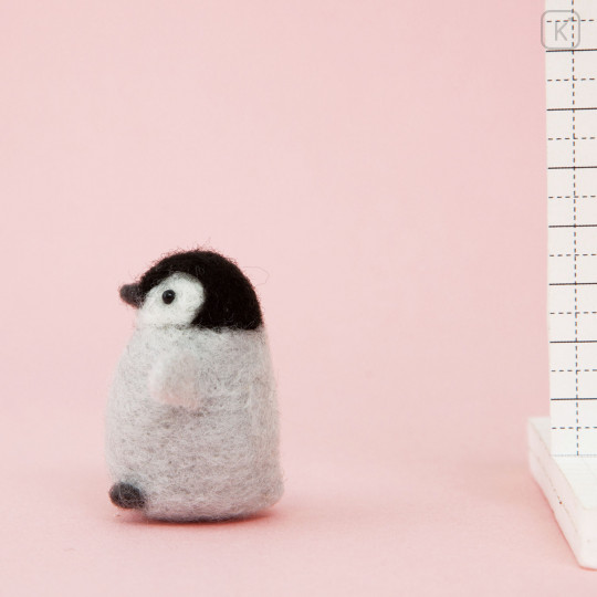 Japan Hamanaka Aclaine Needle Felting Kit - Baby Penguin & Seals - 2