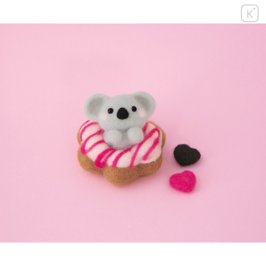 Japan Hamanaka Aclaine Needle Felting Kit - Relaxing Donut Koala - 2