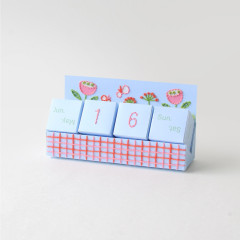 Japan Hamanaka Yarn Embroidery Kit - Dice Calendar with Pink Flowers