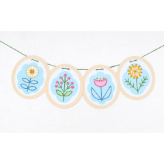 Japan Hamanaka Yarn Embroidery Kit - Garland Flower