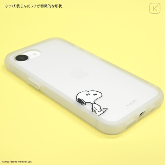 Japan Peanuts IIIIfit Plump Frame iPhone 17e / 16e Case - Snoopy - 4
